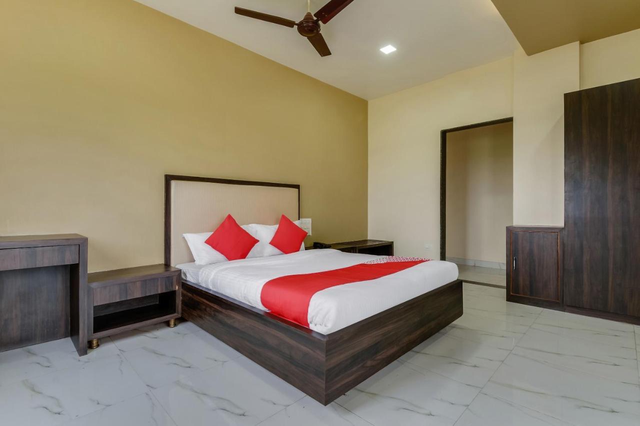 Oyo 48352 Hotel Bhagyalaxmi Kāla Exterior foto