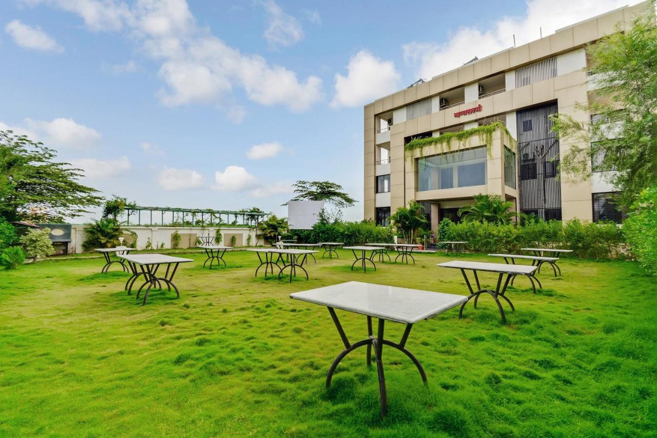 Oyo 48352 Hotel Bhagyalaxmi Kāla Exterior foto